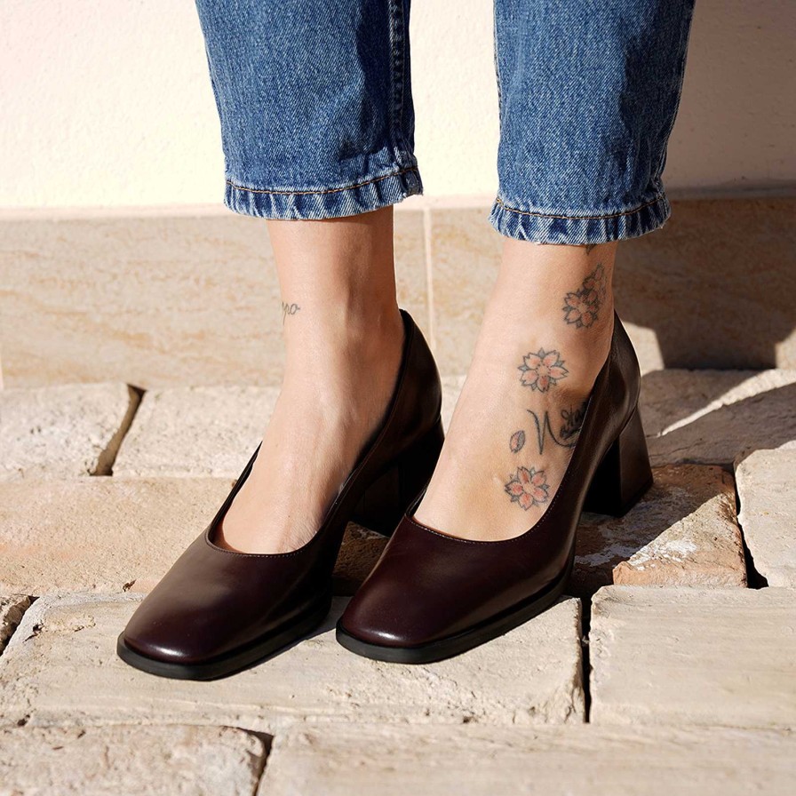 Autumn Winter Patty Shoes | Handcrafted Decollete In Genuine Chestnut Colored Leather