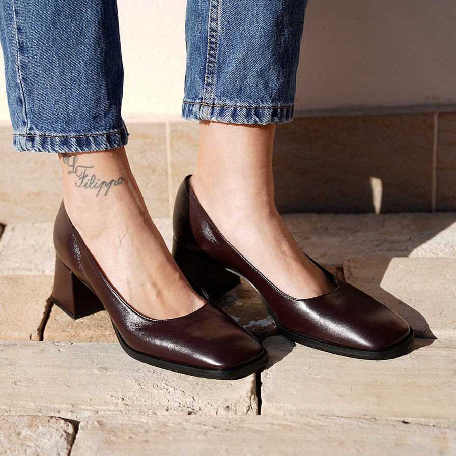 Autumn Winter Patty Shoes | Handcrafted Decollete In Genuine Chestnut Colored Leather