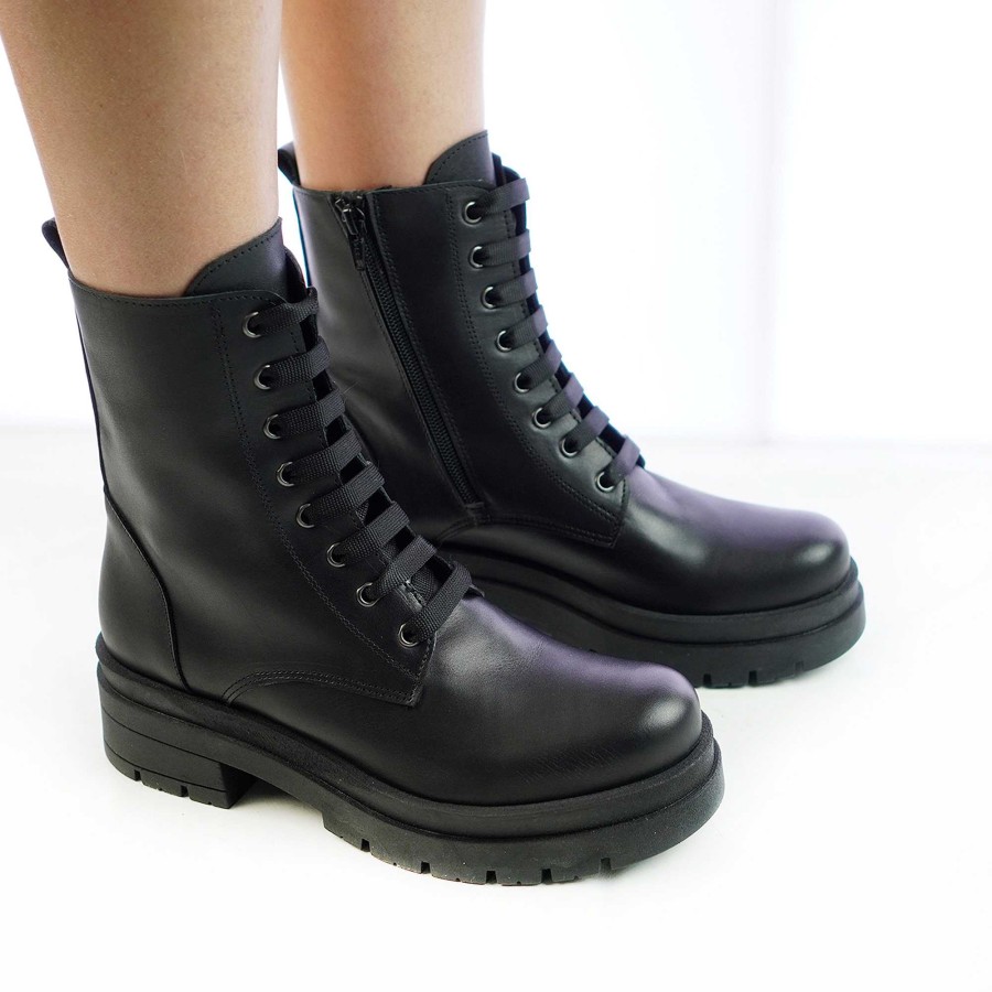 Autumn Winter Patty Shoes | Handcrafted Women'S Low Combat Boots In Black Leather With Side Zip