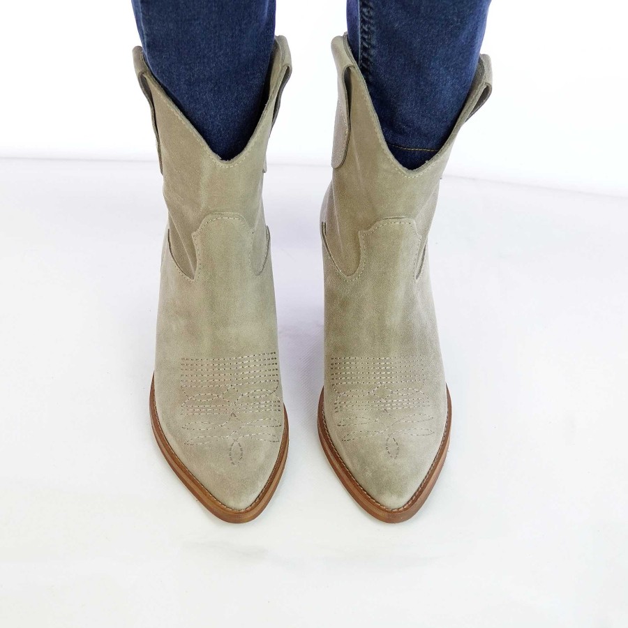 Spring Summer Patty Shoes | Women'S Camperos Flat Boots In Taupe Suede With Matching Toe Embroidery